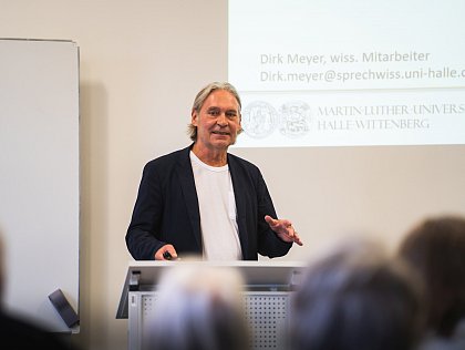 LaNaWi 2022 - D. Meyer während des Vortrages
